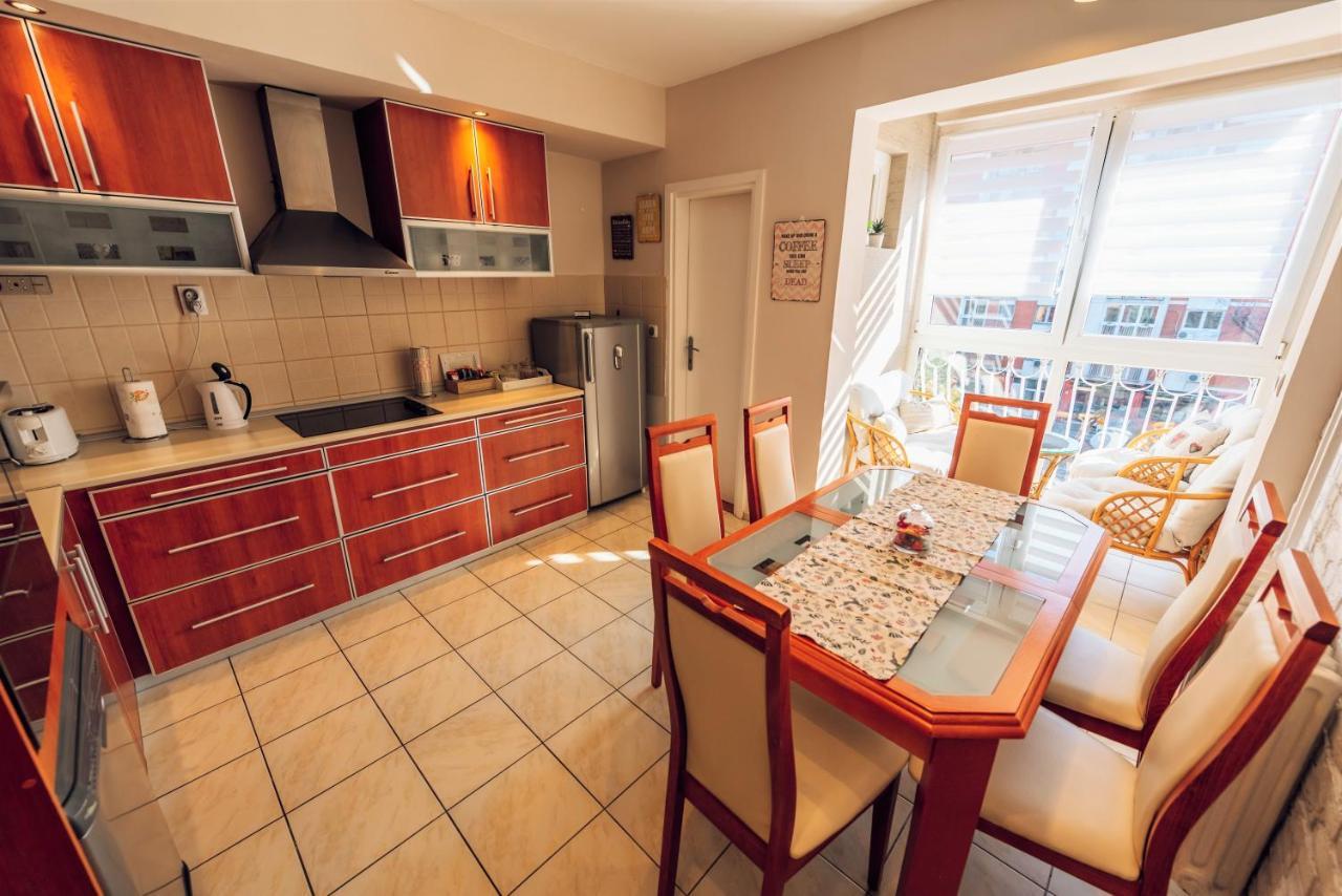 Apartament Balzak 64M2, Free Parking & Wi-Fi Nowy Sad Zewnętrze zdjęcie